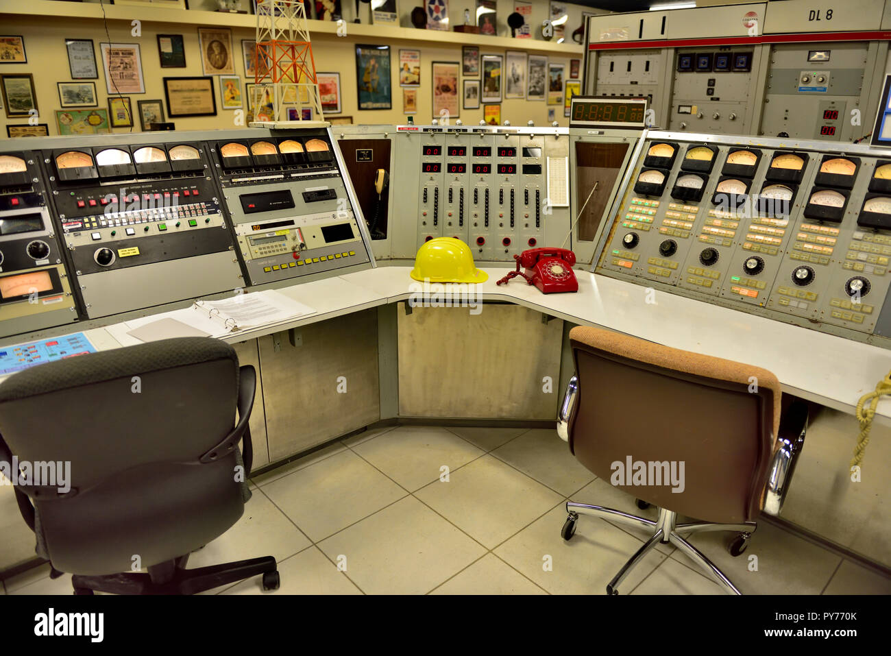 La Voix de l'Amérique a sauvé station radio à partir de Delano, en Californie, à l'arrêt en 2007 maintenant remises en exposition au Musée sans fil antique, Bloomfield, NEW YORK Banque D'Images