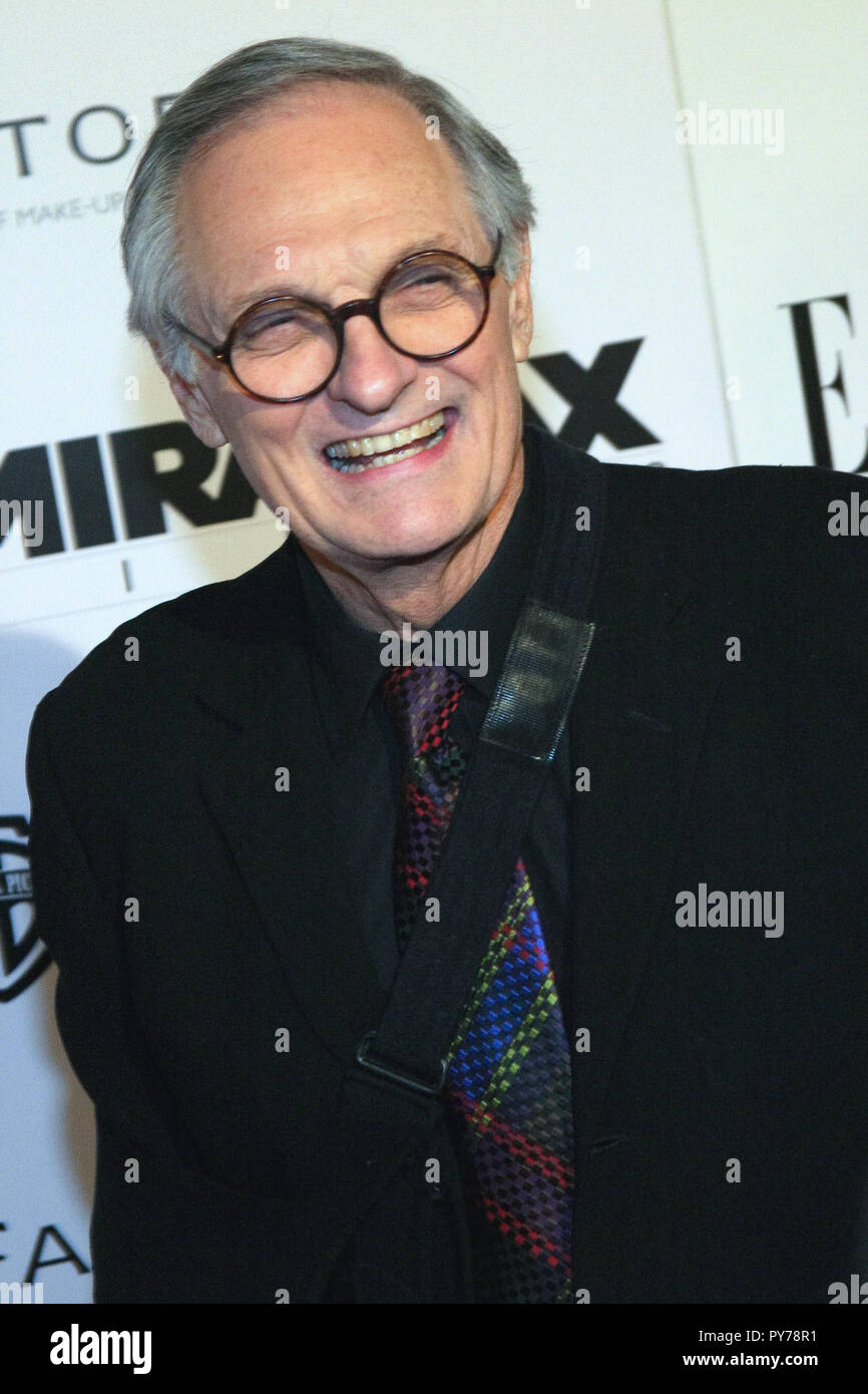 Alan Alda 12/01/04 L'AVIATEUR @ Grauman's Chinese Theater, du Hollywood Photo de Fukuko Kusakari/HNW / PictureLux (1 décembre 2004) Banque D'Images Alan Alda 12/01/04 L'AVIATEUR @ Grauman's Chinese Theater, du Hollywood Photo de Fukuko Kusakari/HNW / PictureLux (1 décembre 2004) Banque D'Images