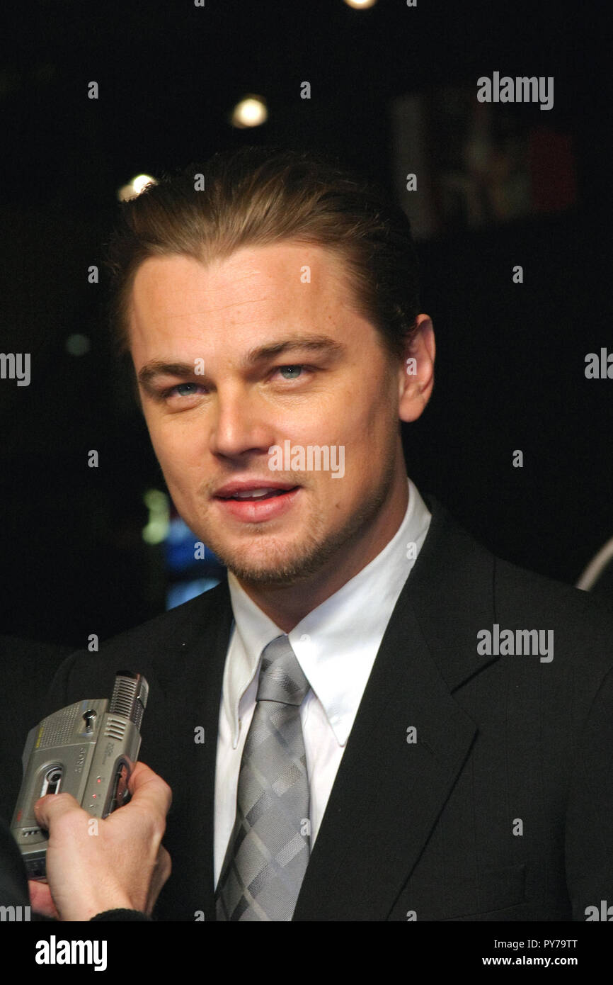 Leonardo DiCaprio 12/01/04 L'AVIATEUR @ Grauman's Chinese Theater, du Hollywood Photo de Fukuko Kusakari/HNW / PictureLux (1 décembre 2004) Banque D'Images Leonardo DiCaprio 12/01/04 L'AVIATEUR @ Grauman's Chinese Theater, du Hollywood Photo de Fukuko Kusakari/HNW / PictureLux (1 décembre 2004) Banque D'Images