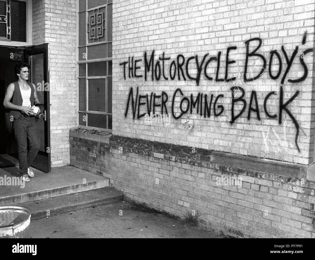 Titre original : RUMBLE FISH. Titre en anglais : RUMBLE FISH. Année : 1983. Réalisateur : Francis Ford Coppola. Stars : Matt Dillon. Credit : UNIVERSAL PICTURES / Album Banque D'Images