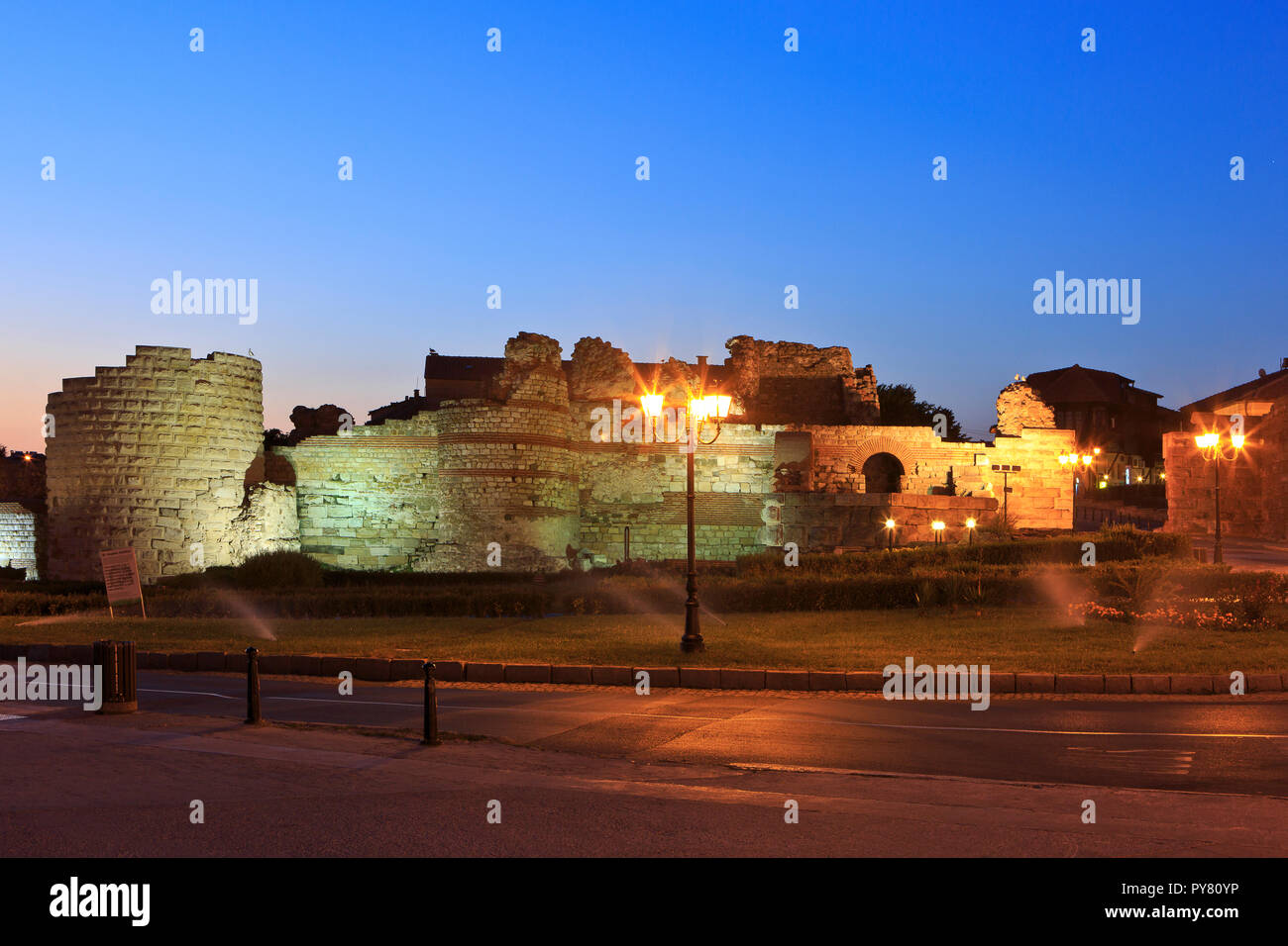 Les anciennes fortifications à l'entrée de Nessebar, Bulgarie Banque D'Images