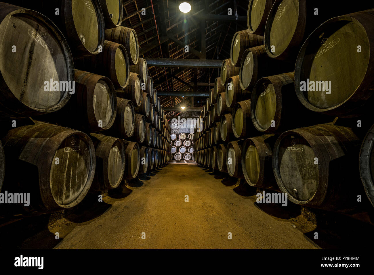 PORTO, PORTUGAL - 19 juin 2018 : du vin de barils en Porto Graham's lodge, Vila Nova de Gaia, Porto, Portugal Banque D'Images