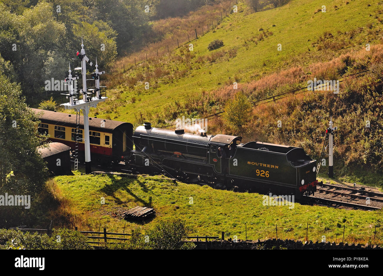 Southern V Class No 926 'Repton', sans déflecteurs de fumée, entrant d'abord dans l'appel d'offres de Goathland avec le service Pickering-Grosmont 1152, 28.09.2018. Banque D'Images