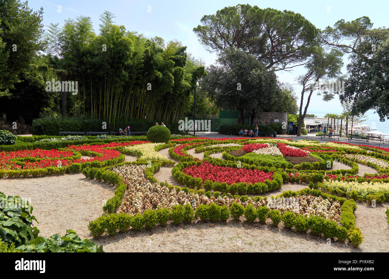 Jardin en face de musée croate du tourisme à Opatija, Kvarner, Croatie Banque D'Images