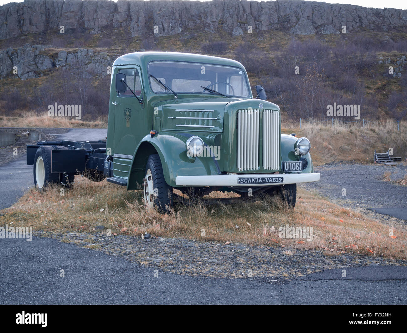 HUSAVIK ISLANDE-Octobre 19, 2018:1950, chariot, à la Mini Cooper dans les rues de la ville, Banque D'Images