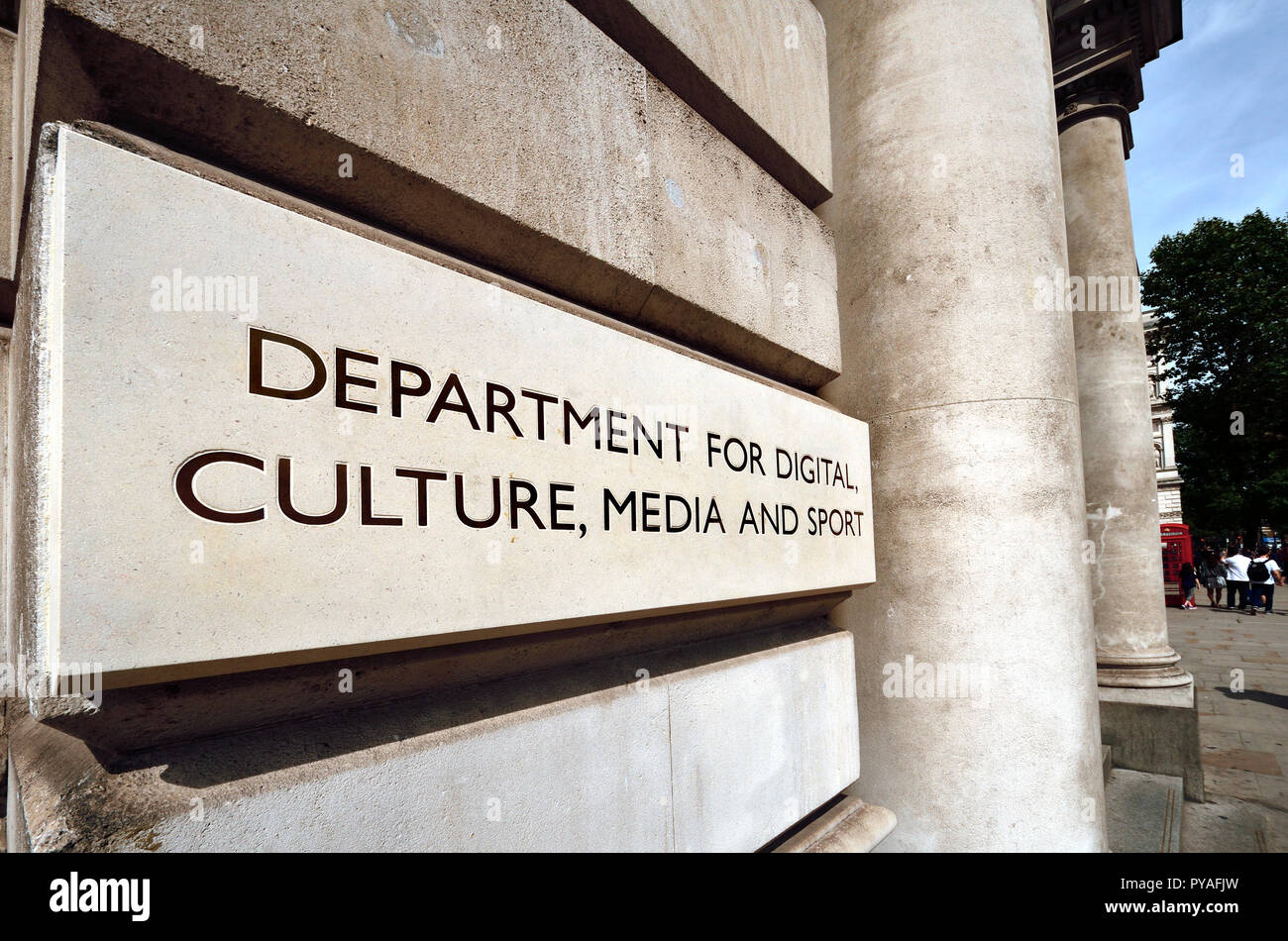 Ministère du gouvernement pour le numérique, la culture, les médias et le sport, Parliament Street, Londres, Angleterre, Royaume-Uni. Banque D'Images