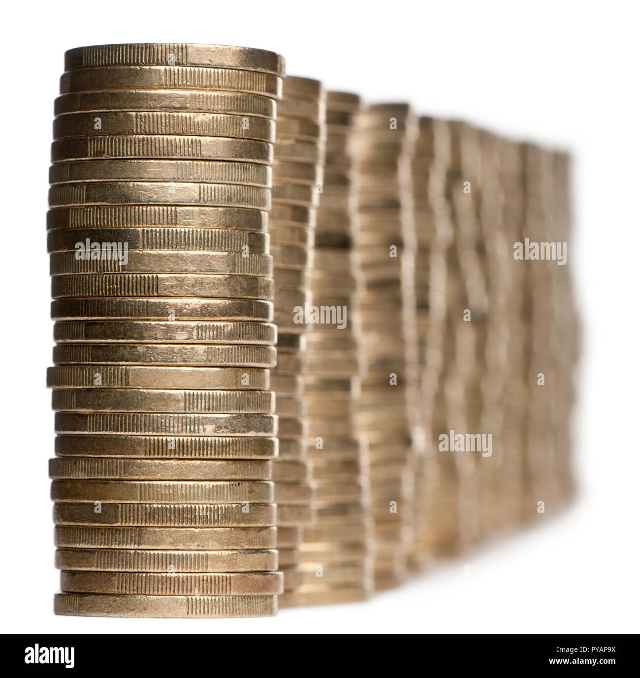 Des piles de 1 euros Pièces in front of white background Banque D'Images