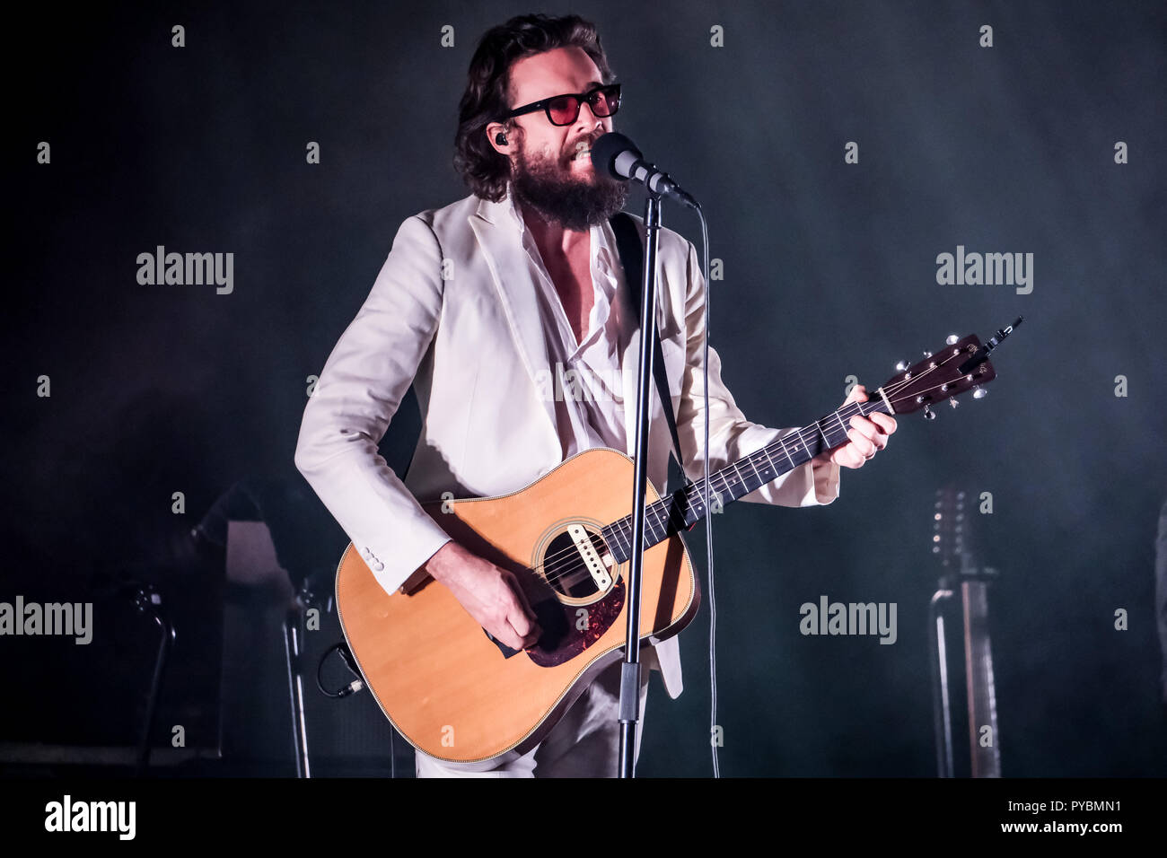 Gateshead, Royaume-Uni. 26 octobre 2018. Le Père John Misty (Josh Tillman) effectue au Sage Gateshead le 26 octobre 2018. Crédit : Thomas Jackson/Alamy Live News Banque D'Images