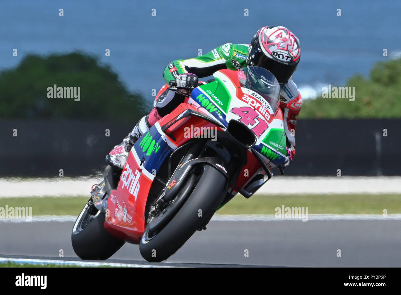 Melbourne, Australie. 27 octobre 2018. Aleix Espargaro (SPA) sur le n°41 de l'équipe Aprilia Aprilia Racing Gresini durant trois à la séance d'essais MotoGP 2018 d'Australie à Phillip Island Grand Prix Circuit, Victoria, Australie. Bas Sydney/Cal Sport Media Credit : Cal Sport Media/Alamy Live News Banque D'Images