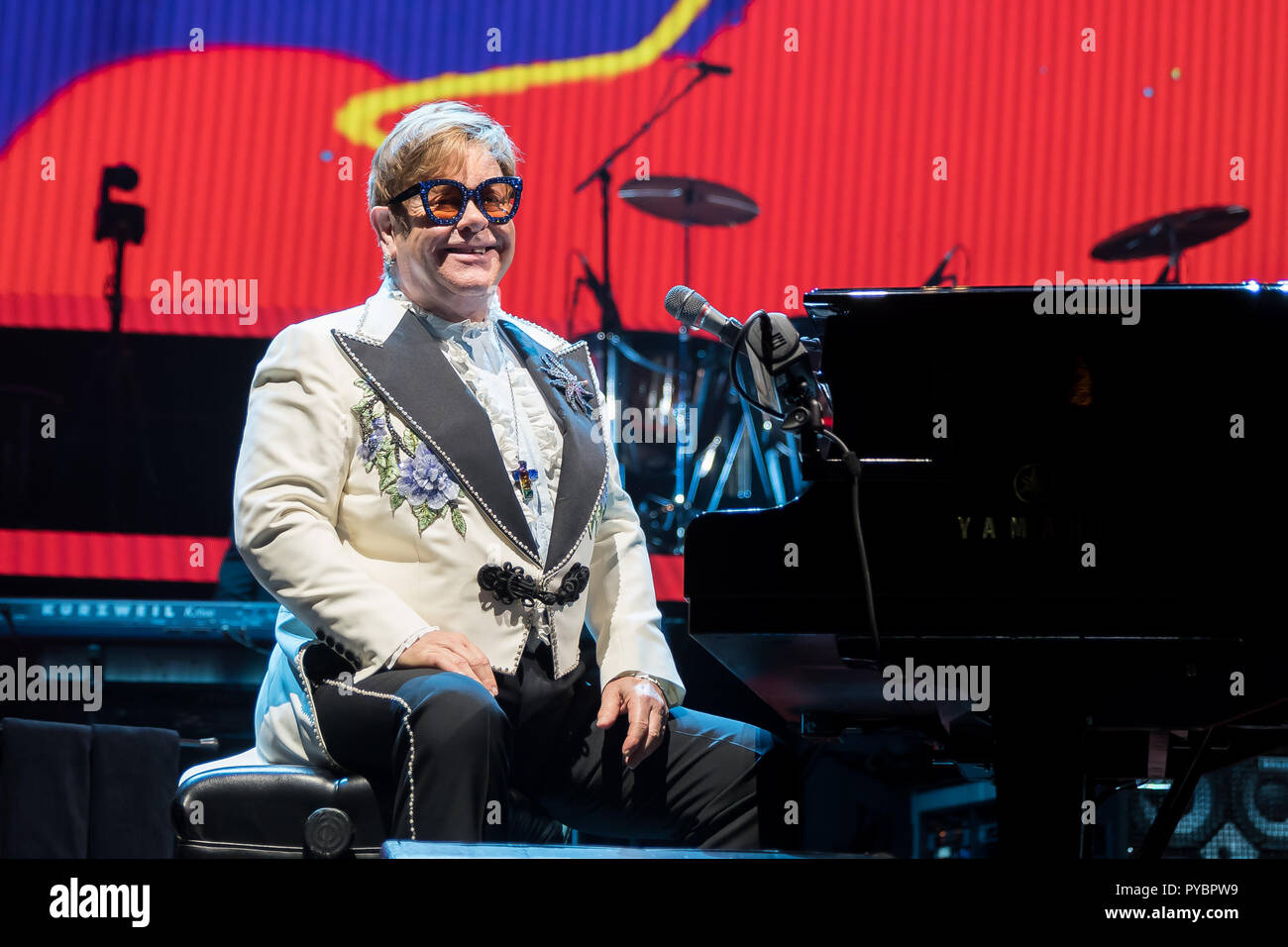 Chicago, Illinois, USA. 26Th Oct, 2018. Elton John effectue 'Yellow Brick Road' Farewell Tour à l'United Center le 26 octobre 2018 à Chicago, IL. Crédit : David Davis/Espace d'image/media/Alamy Punch Live News Banque D'Images