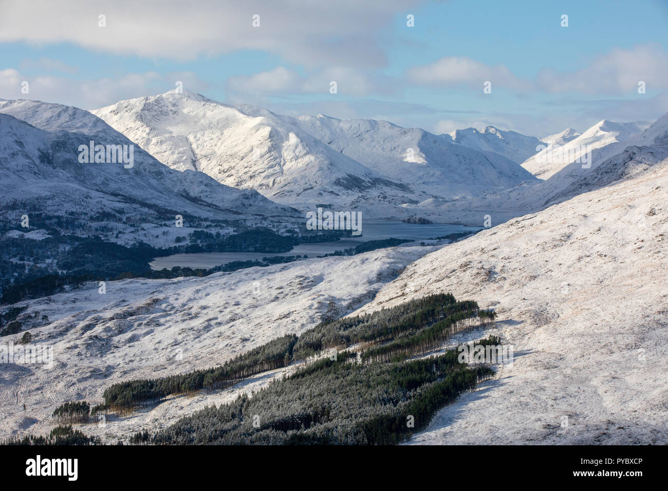 Highlands écossais, au Royaume-Uni. 27 octobre 2018. dans les Highlands écossais matin du 27 octobre après la première neige de l'hiver 2018. Crédit : Gary Williamson/Alamy Live News Banque D'Images