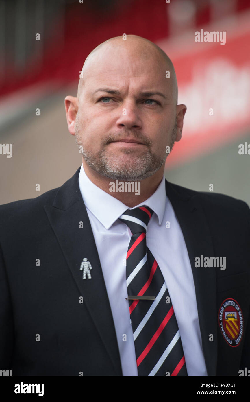 Broadhurst Park, UK, Moston est fréquemment desservie par. 27 octobre 2018. United FC nouvellement nommé manager de Manchester Neil Reynolds arrive au Broadhurst Park, avant de Moston est fréquemment desservie par la Ligue Nationale Amérique du match contre Brackley Town Photo par Matt Wilkinson 07814960751 27/10/2018 Credit : Matthew Wilkinson/Alamy Live News Banque D'Images