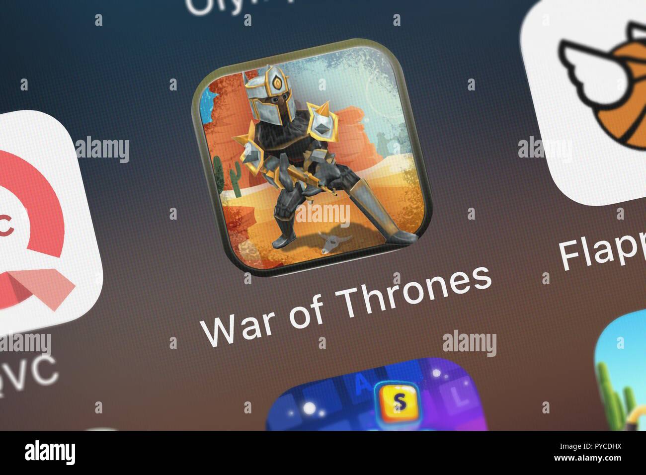 Londres, Royaume-Uni - 26 octobre 2018 : Capture d'écran de la guerre des trônes - un jeu sur l'application mobile à partir de la révolution Royal Ours Psycho sur une icône Studios Banque D'Images