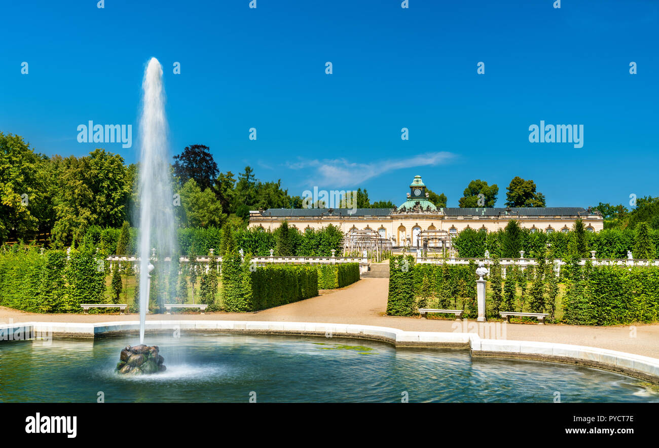Fontaine en face du palais de Sanssouci park Bildergalerie. Potsdam - Berlin, Allemagne Banque D'Images