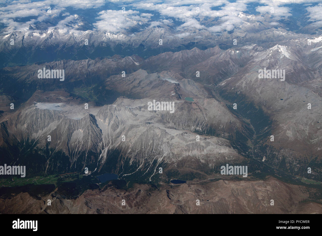 Vue des montagnes de l'avion. Italie-autriche Banque D'Images