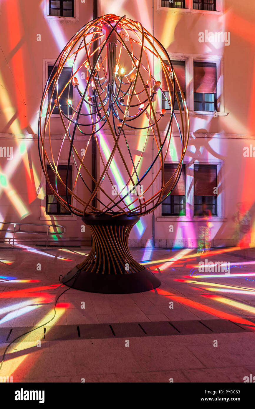 Astuce Eggo installation lumineuse pièce à Visualia Festival de lumière en Croatie le 14 septembre 2018 Banque D'Images