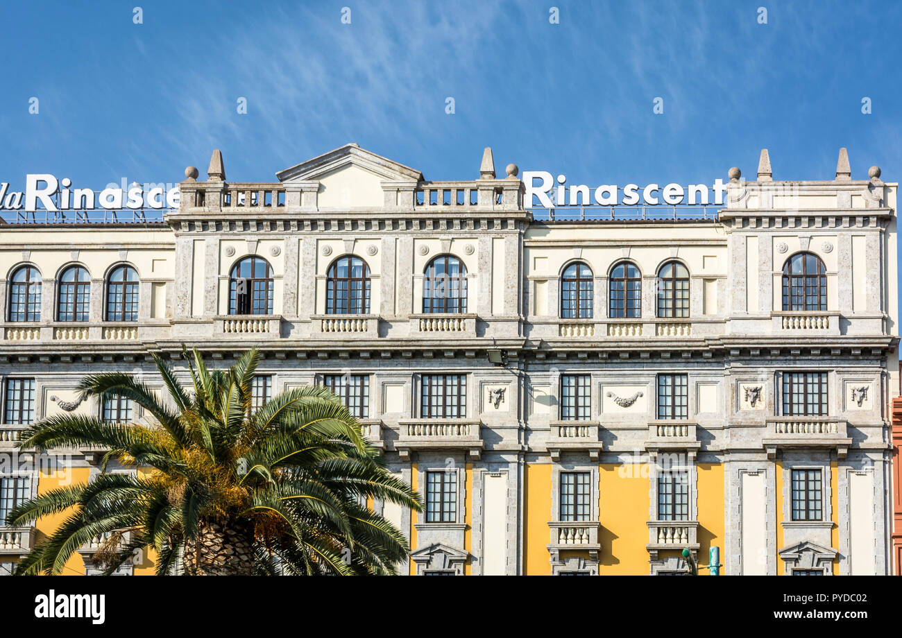 La Rinascente shopping centre palace dans la rue principale "Via Roma", Cagliari, Sardaigne, île, Italie Banque D'Images