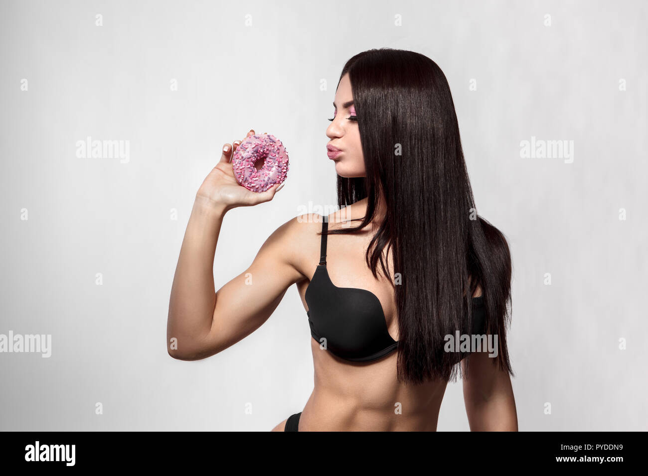 Beauty Fashion Model Girl Taking Donuts Colorés Drôle De
