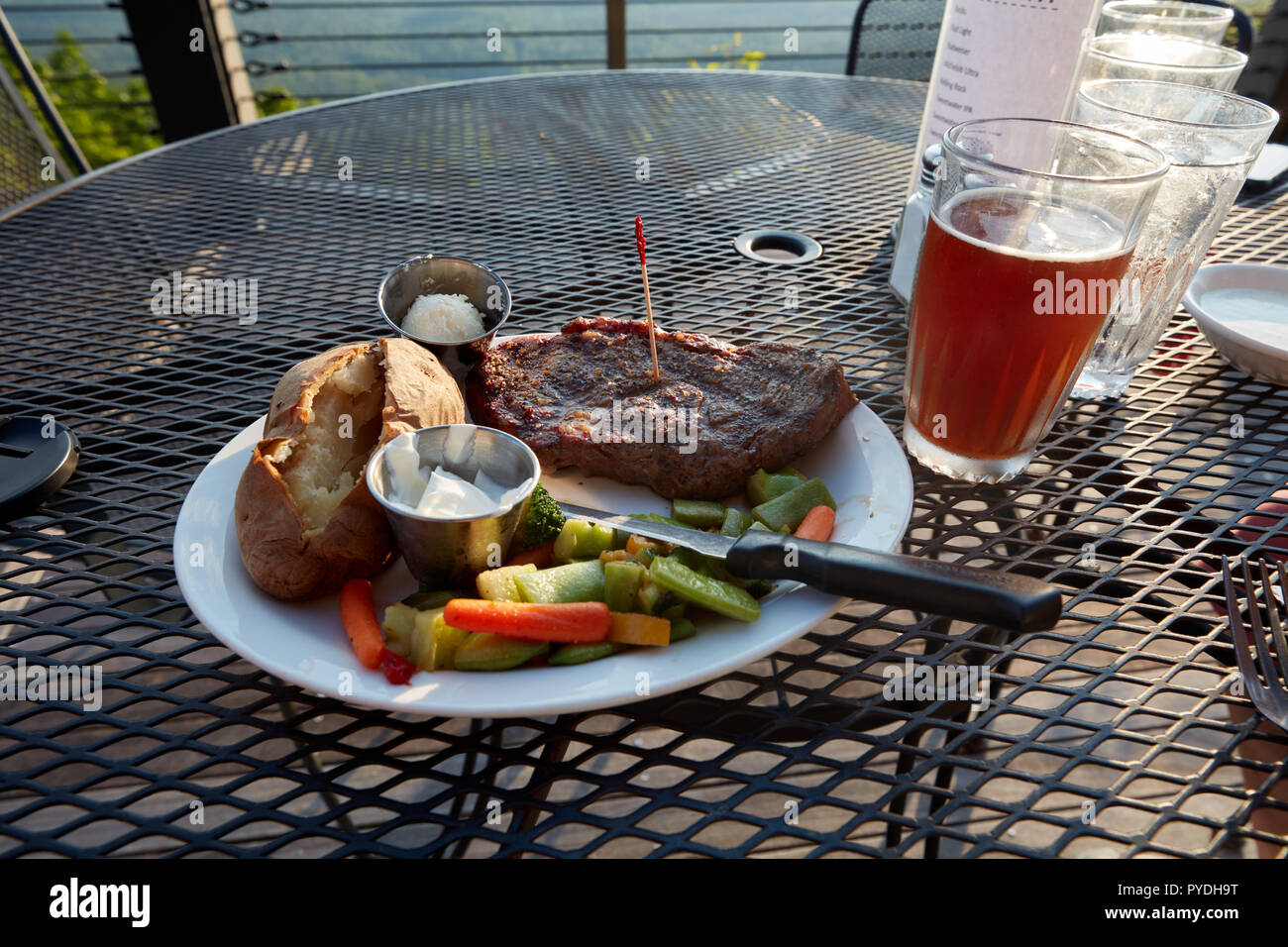 Ribeye Steak dîner au restaurant Cheaha, Cheaha State Park, New York Banque D'Images