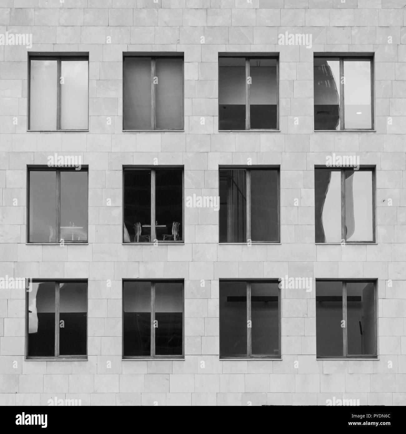 Détail de windows dans le musée Guggenheim Bilbao, Pays Basque. Le noir et blanc Banque D'Images