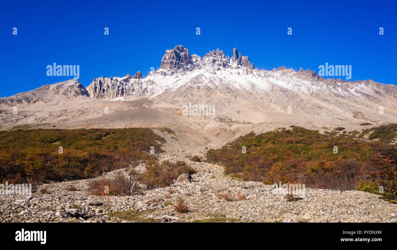Vue du Cerro Castillo dans la Carretera Austral au Chili - Patagonie. Haut de la montagne Banque D'Images
