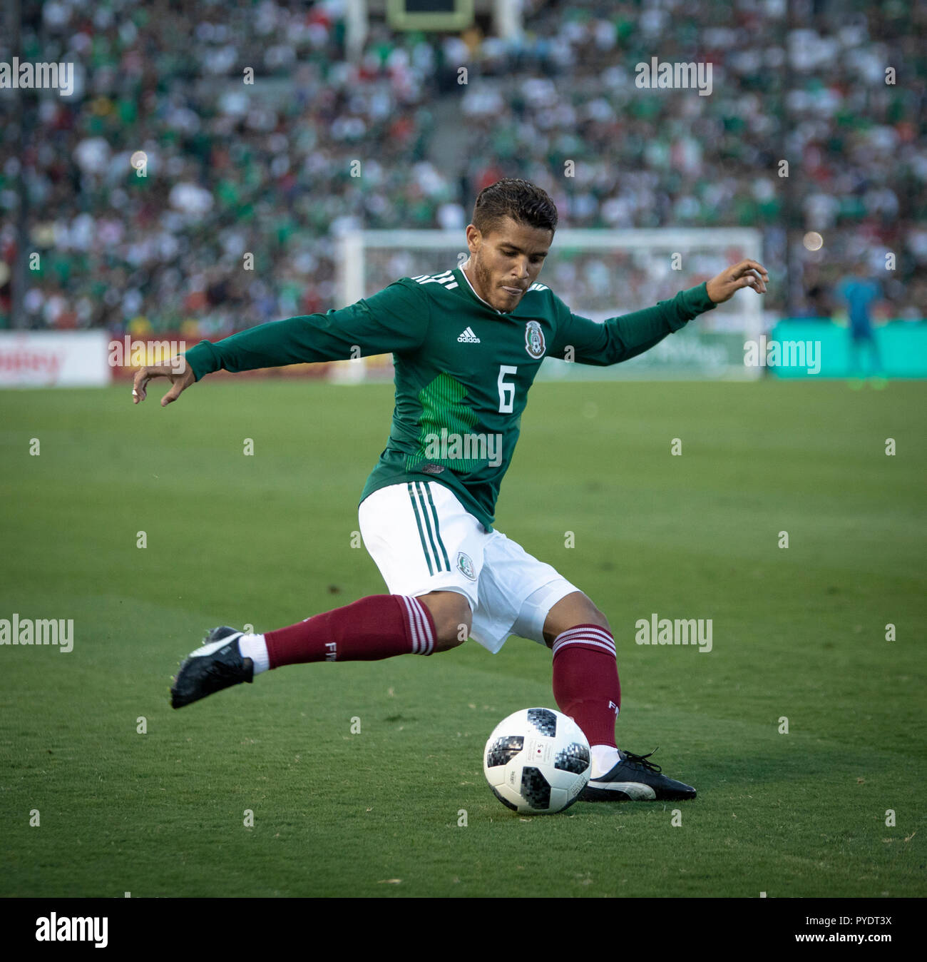 El Tri et le milieu de la Galaxy Jonathan Dos Santos Banque D'Images