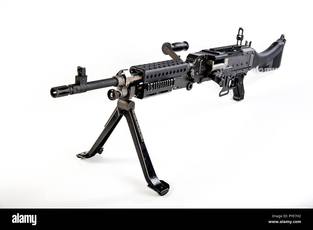 La M240B est une variante de la M240, utilisé par l'armée américaine, la marine, la Garde côtière et marine. Il est configuré pour des combats au sol avec une crosse et bipied, mais il peut également être monté sur un trépied, les véhicules au sol, d'aéronefs, à bord de navires et de petits bateaux. Il est presque toujours désigné comme un M240 Bravo ou même juste 240 verbalement. Il a également appelé "le cochon". Le M240, officiellement la mitrailleuse, 7,62 mm, M240, est la désignation de l'armée américaine. Le M240 a été utilisé par les forces armées des États-Unis depuis la fin des années 1970. Il est largement utilisé par l'infanterie, le plus souvent dans les compagnies de fusiliers, Banque D'Images