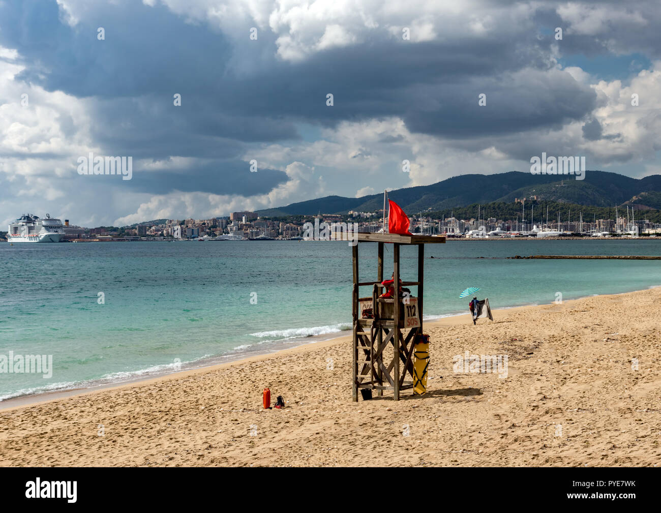 Lifeguard de guet sur la plage - Majorque, Espagne Banque D'Images