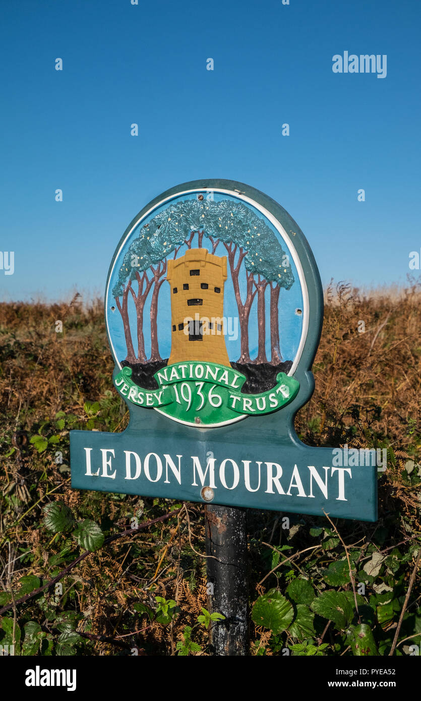 Le Don Mourant Jersey signe National Trust à Crabbe sur la côte nord de Jersey Banque D'Images