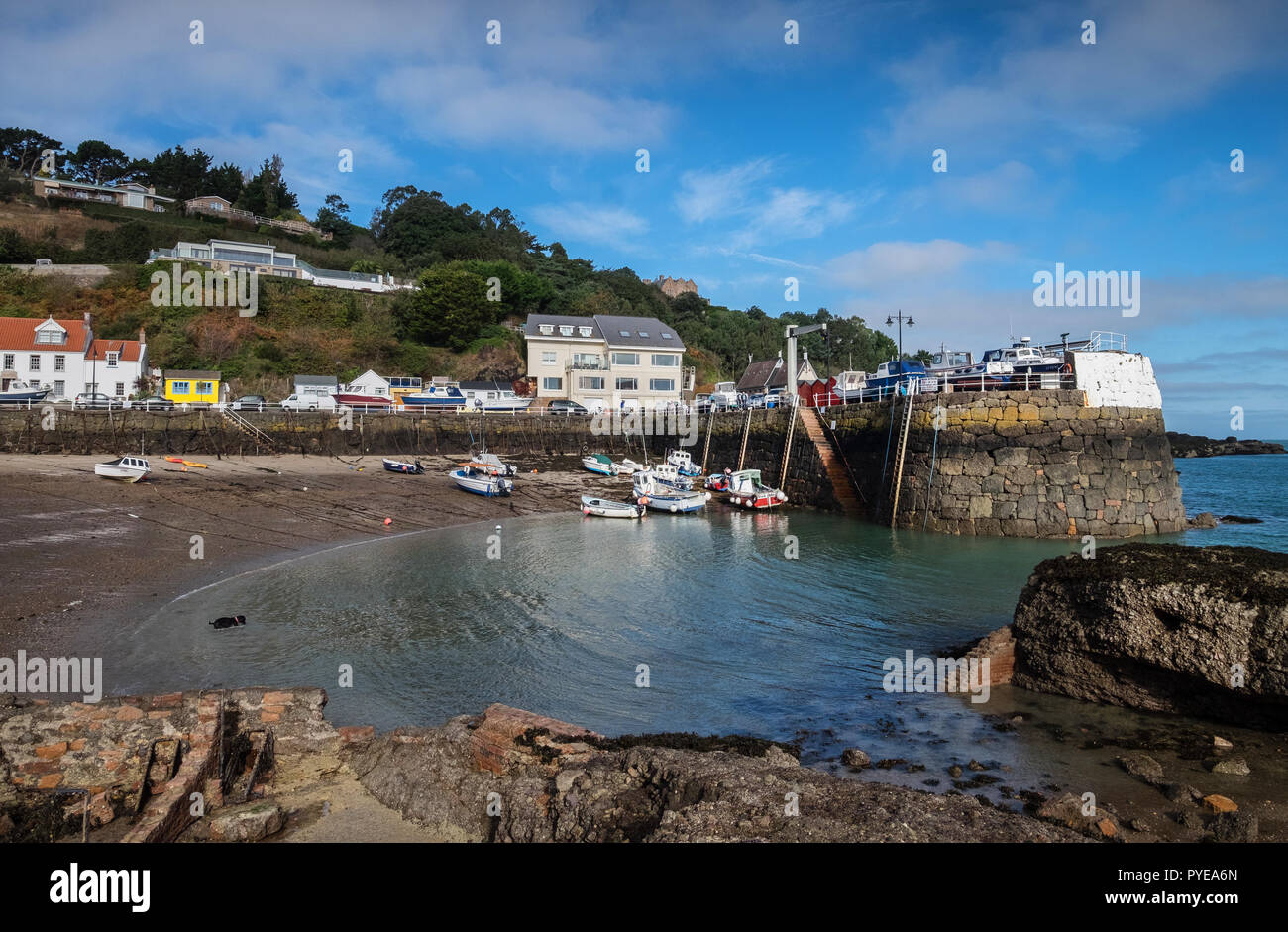 St Rozels Bay Rozel bay Banque de photographies et d’images à haute résolution - Alamy