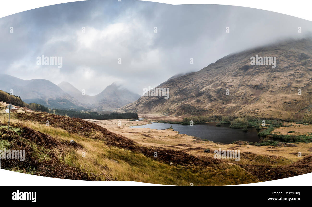 Les montagnes et la lande de Glen Etive dans les Highlands écossais près de Glencoe Banque D'Images