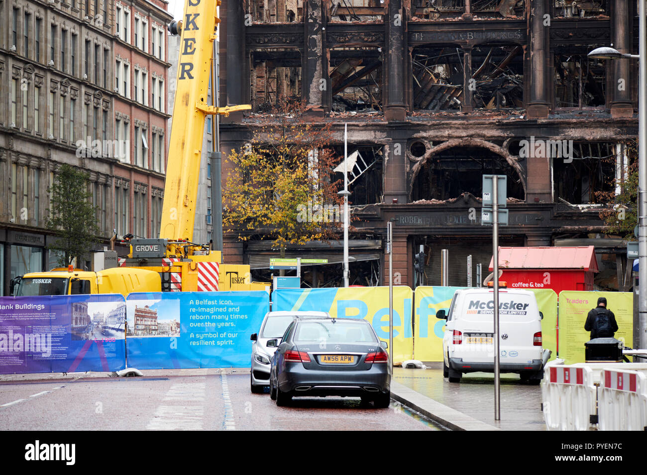 Les anciens bâtiments de la banque et du bâtiment Primark zone d'exclusion dans le centre-ville de Belfast en Irlande du Nord Banque D'Images