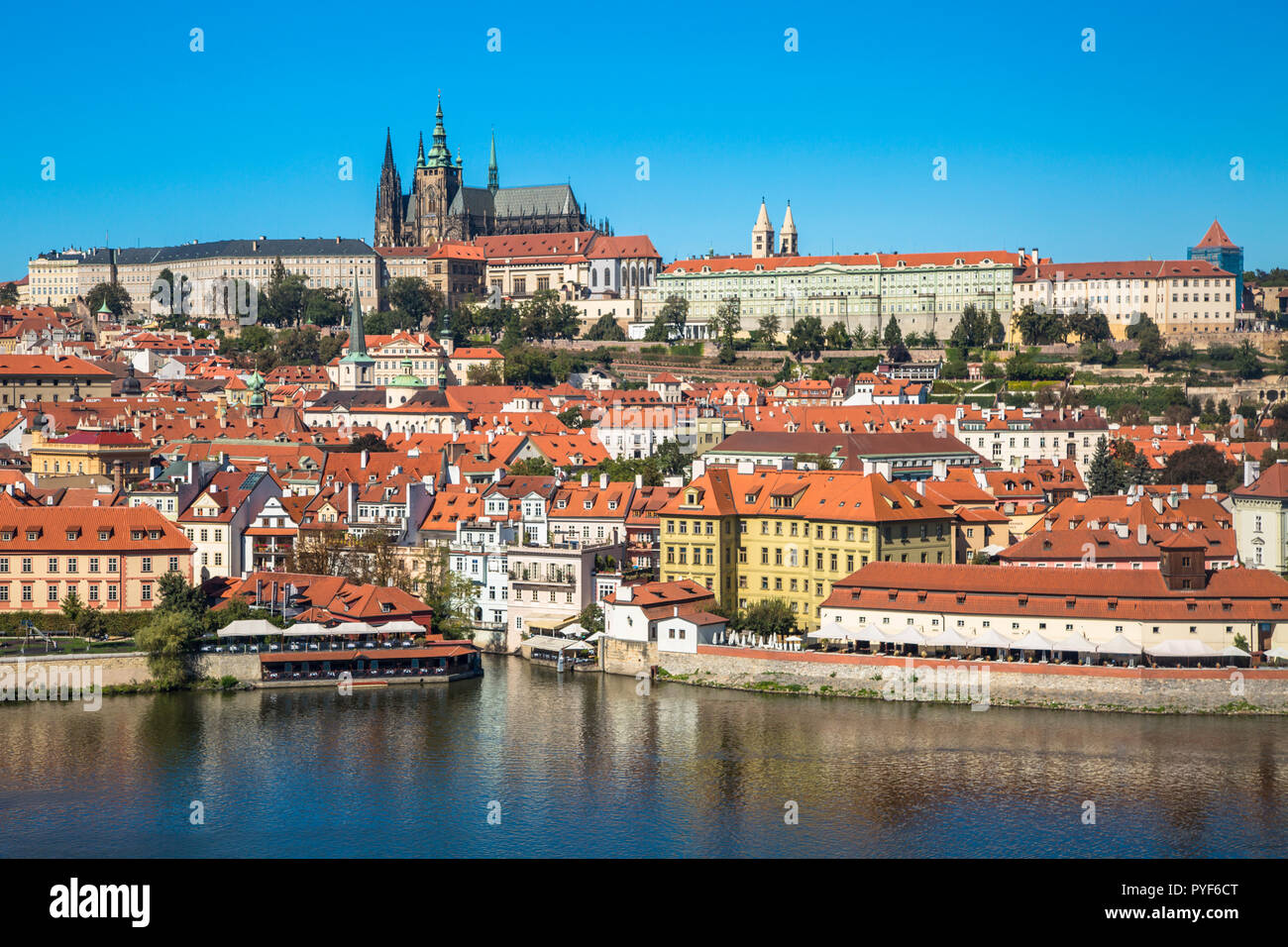 Vieille ville de Prague et le château de Prague, République tchèque. Banque D'Images