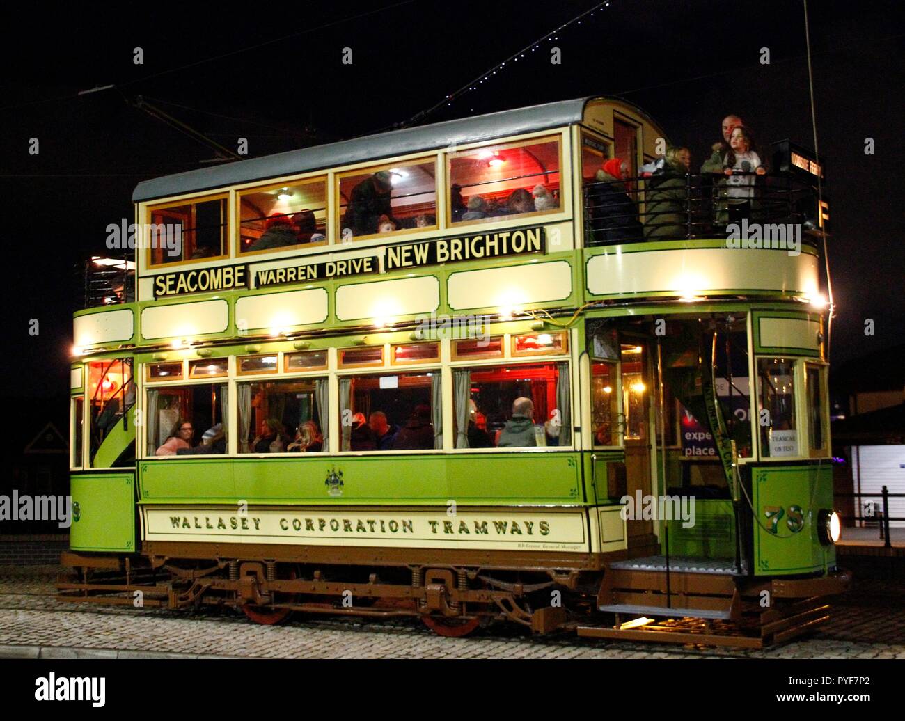 Wirral Merseyside Uk,trams mis sur twilight pour l'événement de crédit 1er temps Ian Fairbrother/Alamy Stock Photos Banque D'Images