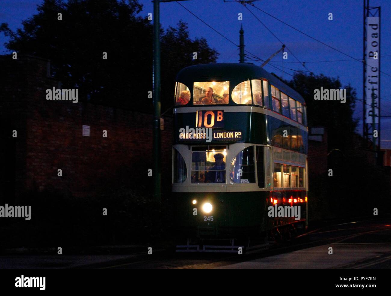 Wirral Merseyside Uk,trams mis sur twilight pour l'événement de crédit 1er temps Ian Fairbrother/Alamy Stock Photos Banque D'Images