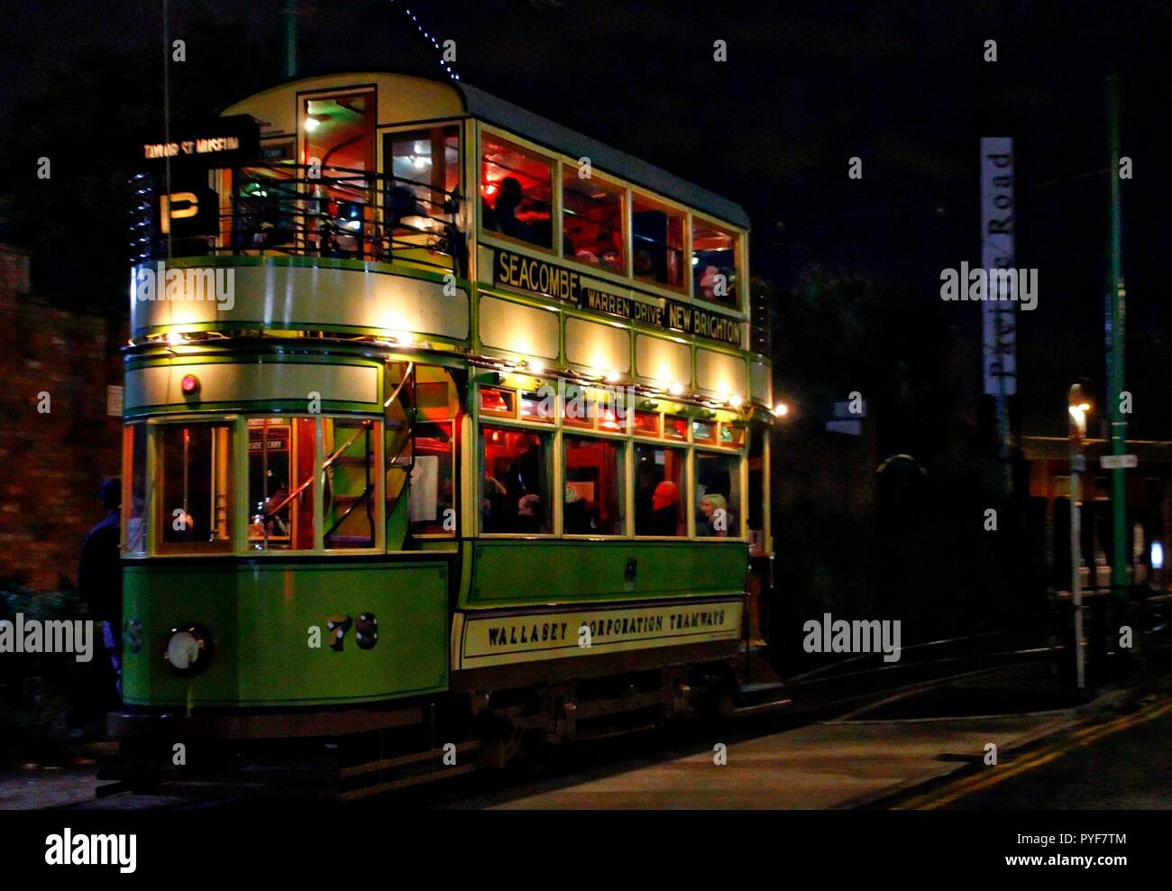 Wirral Merseyside Uk,trams mis sur twilight pour l'événement de crédit 1er temps Ian Fairbrother/Alamy Stock Photos Banque D'Images