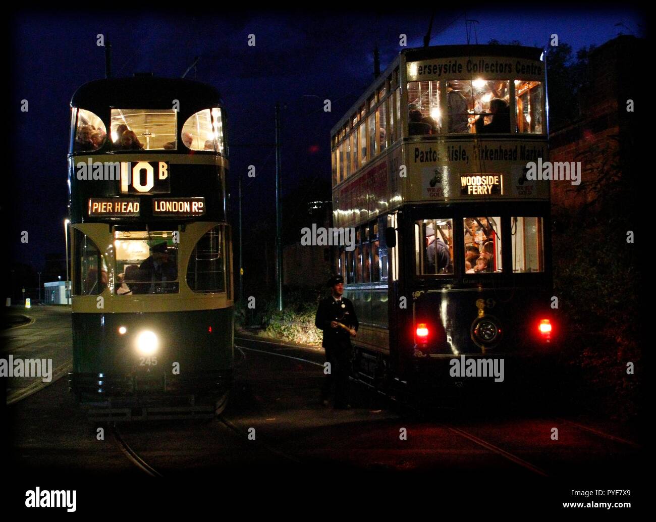 Wirral Merseyside Uk,trams mis sur twilight pour l'événement de crédit 1er temps Ian Fairbrother/Alamy Stock Photos Banque D'Images