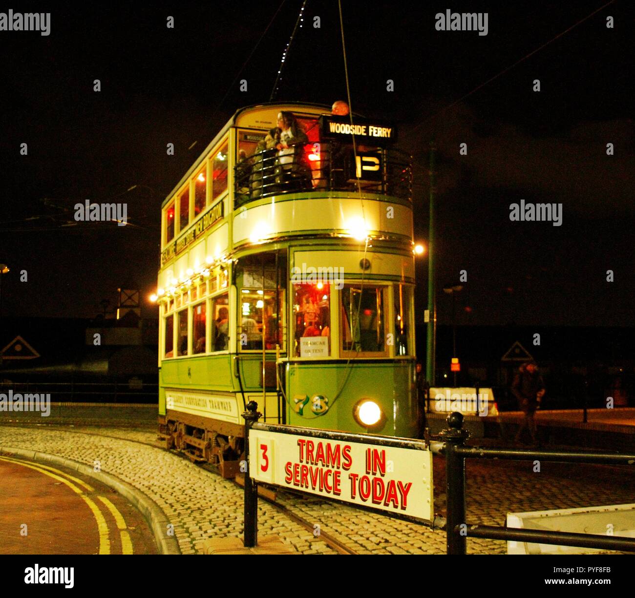 Wirral Merseyside Uk,trams mis sur twilight pour l'événement de crédit 1er temps Ian Fairbrother/Alamy Stock Photos Banque D'Images