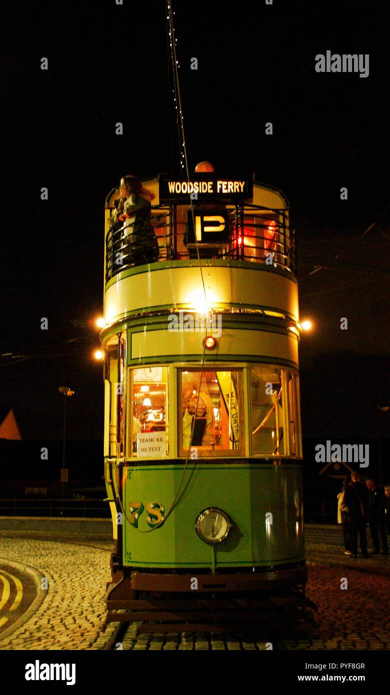 Wirral Merseyside Uk,trams mis sur twilight pour l'événement de crédit 1er temps Ian Fairbrother/Alamy Stock Photos Banque D'Images