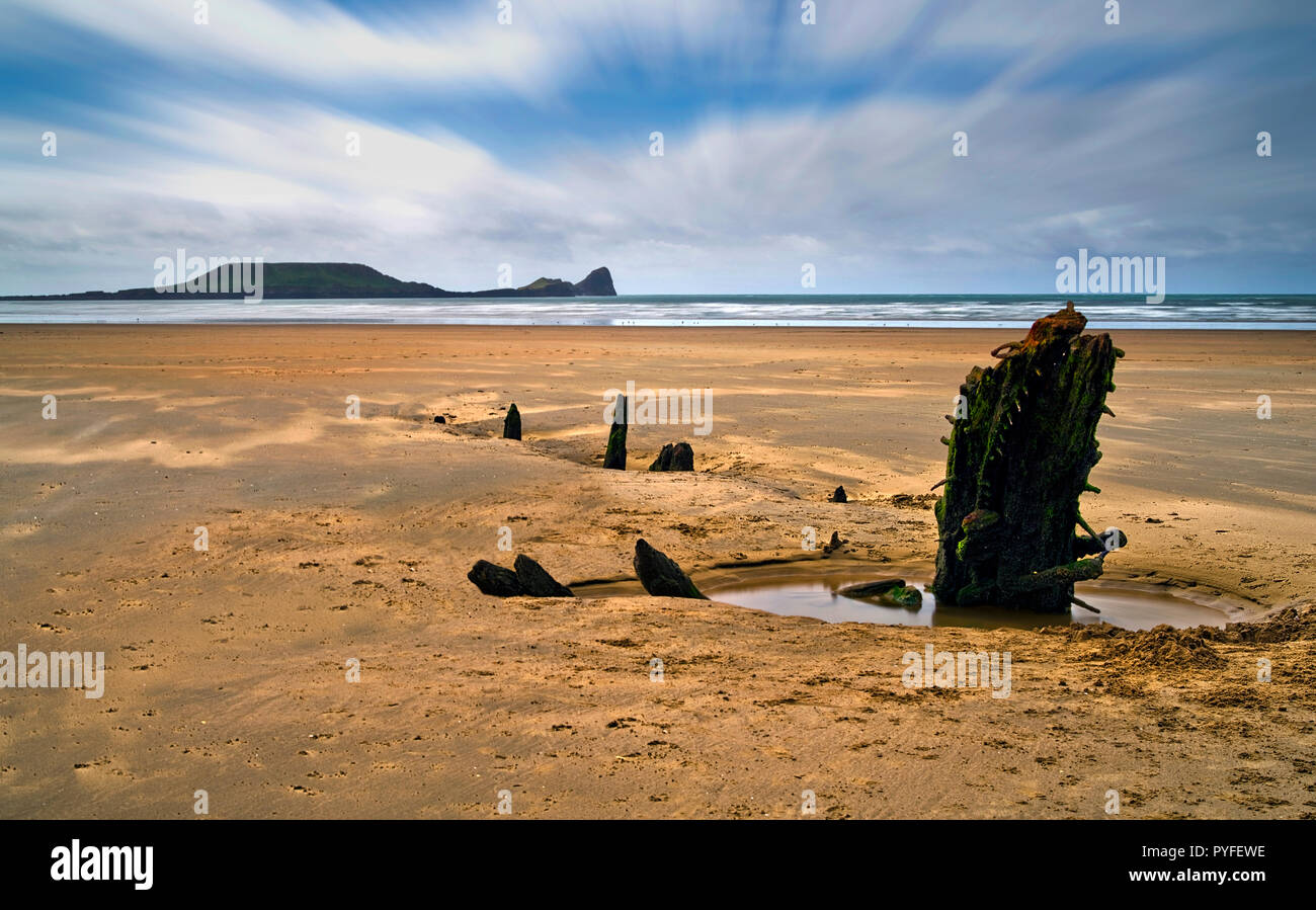 L'épave de l'Helvetia et Worm's Head, Rhossili Bay, la péninsule de Gower, Nouvelle-Galles du Sud (2) Banque D'Images