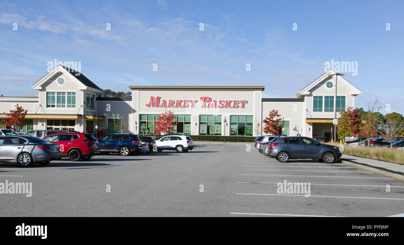 Panier du marché, supermarchés, DeMoulas Inc., épicerie à Sagamore Beach, Bourne, Cape Cod, Massachusetts, USA est achain en Nouvelle Angleterre Banque D'Images