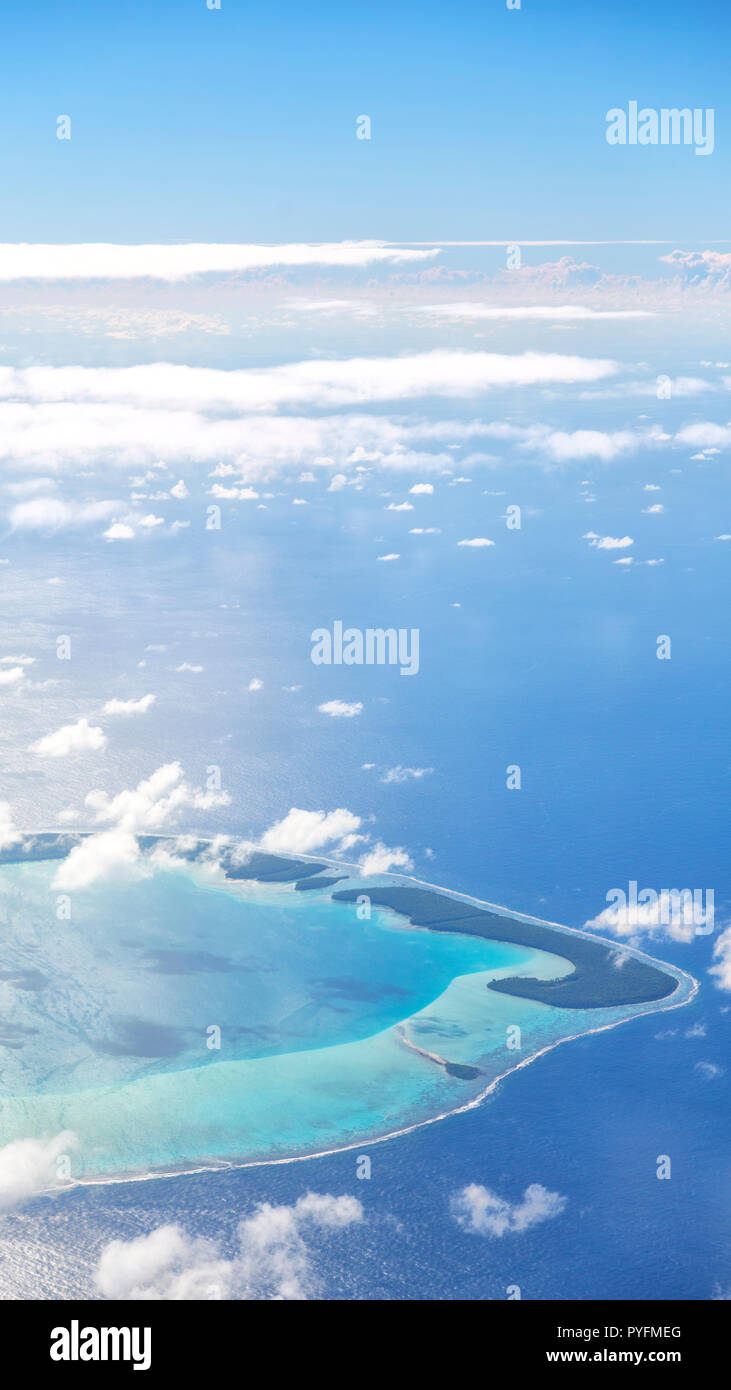 Moorea Polynésie française dans la vue du récif de l'avion et de l'océan de nuages Banque D'Images