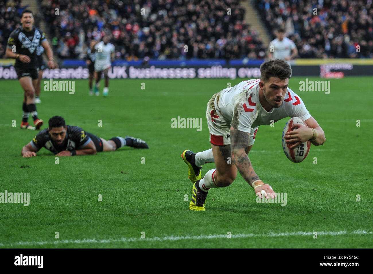 Hull, Royaume-Uni, 27 10 2018. 27 octobre 2018. KCOM Stadium, Hull, Angleterre ; Rugby League International Dacia, l'Angleterre contre la Nouvelle-Zélande, l'Angleterre est Oliver Gildart marque le match gagnant dans une rencontre proche avec la Nouvelle-Zélande. Crédit photo:Dean Williams : Dean Williams/Alamy Live News Banque D'Images