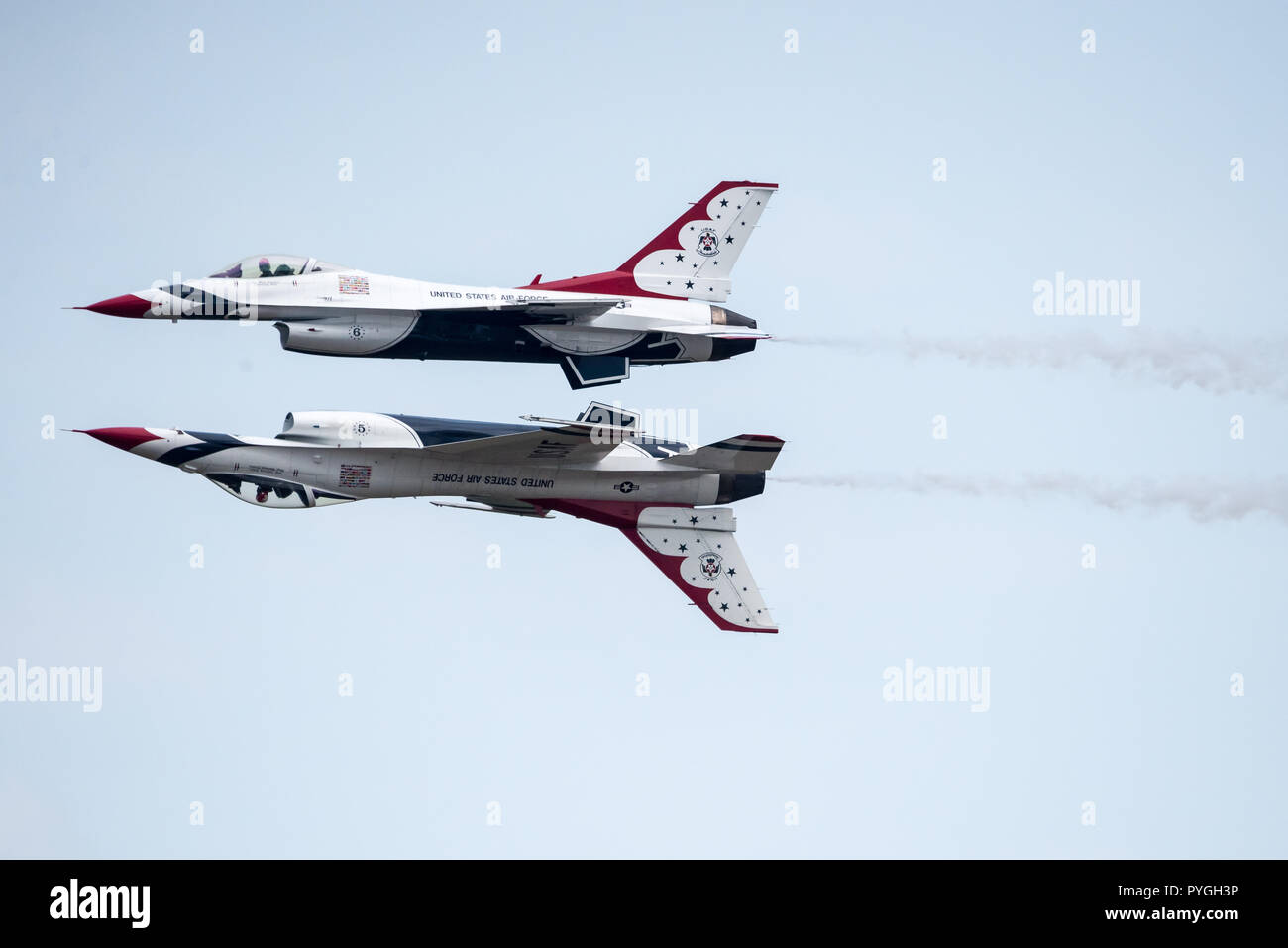 US Airforce Thunderbirds l'exécution d'une note de réflexion Banque D'Images
