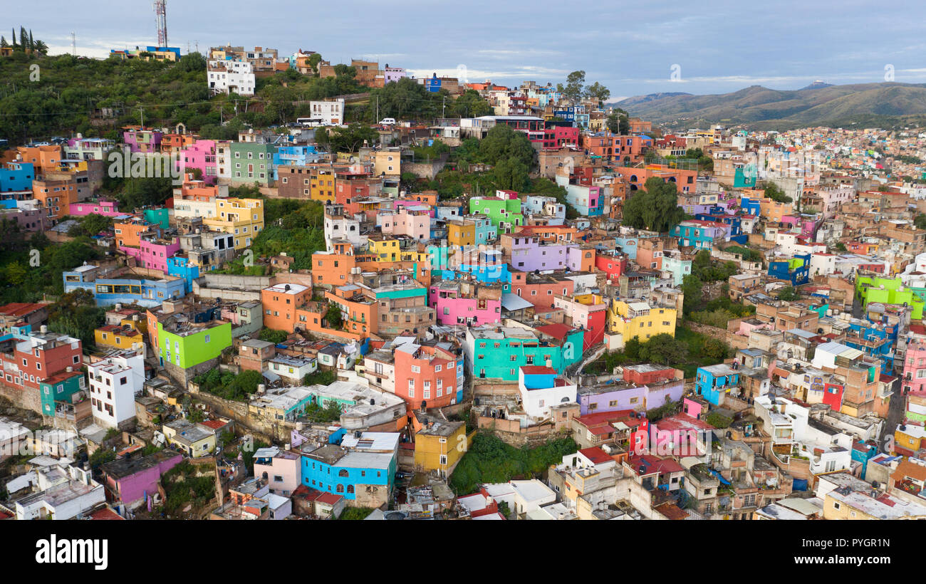 Vue aérienne de maisons colorées à Guanajuato, Mexique Banque D'Images