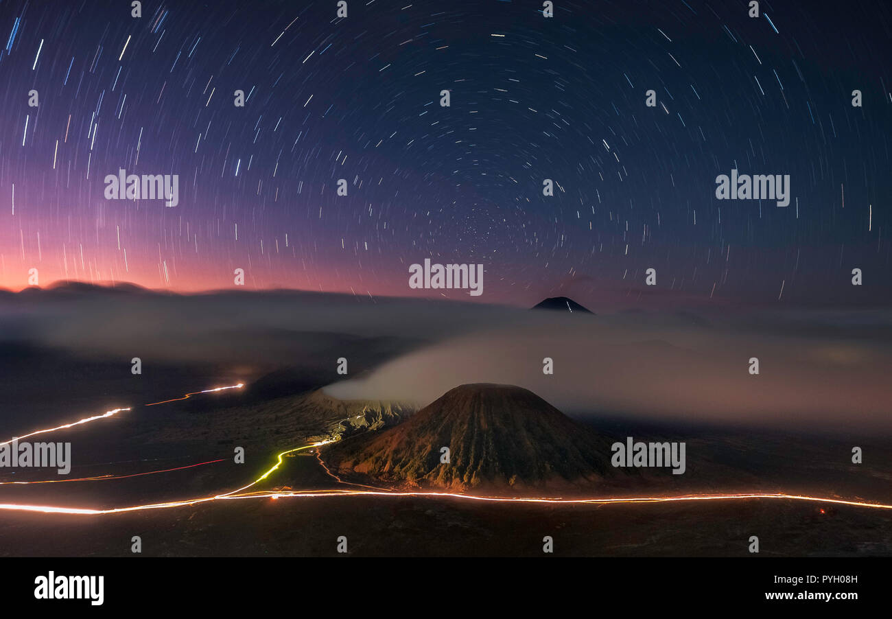 Mont Batok au Parc National de Bromo Tengger Semeru, Indonésie Banque D'Images