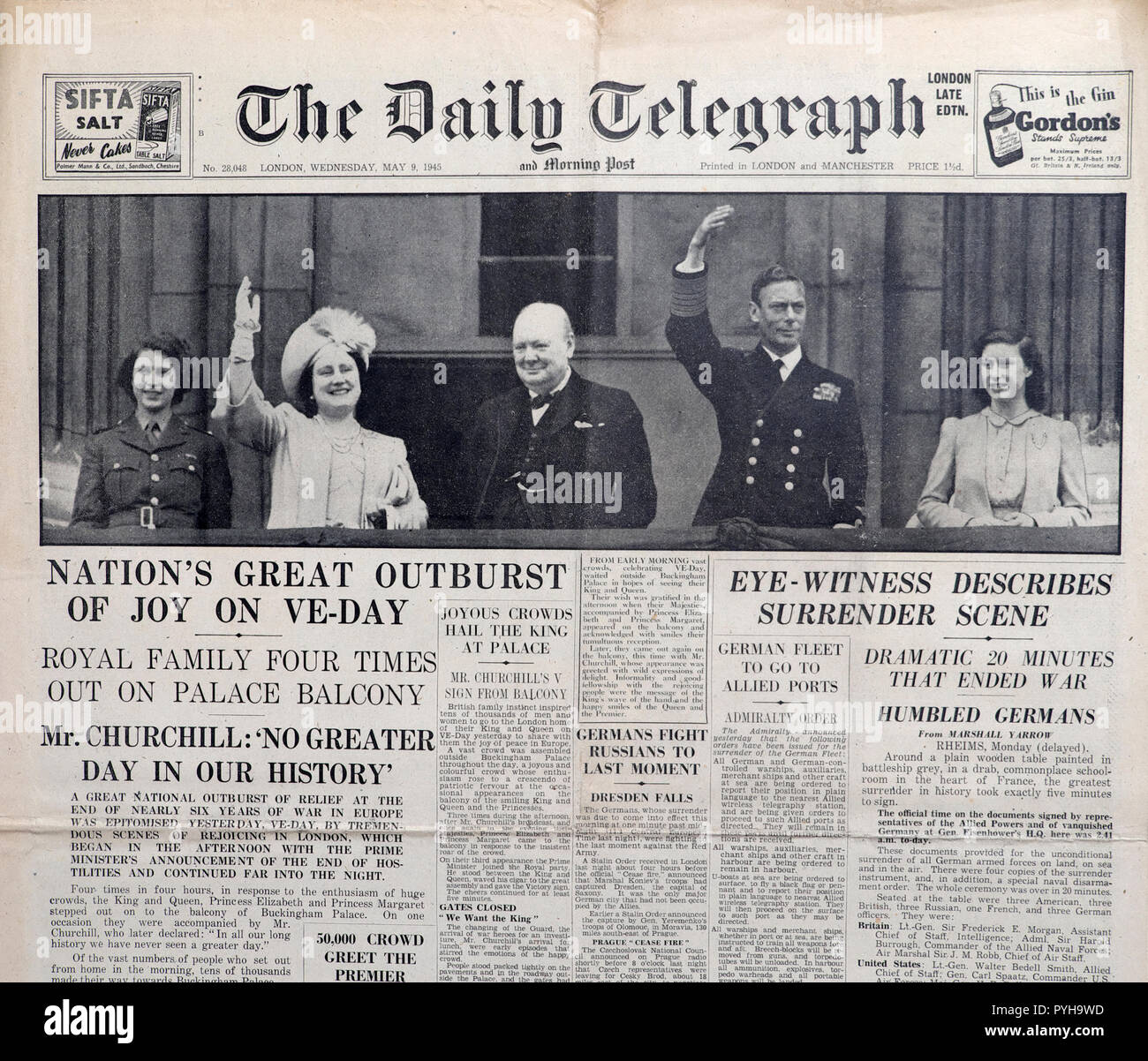 Daily Telegraph headline le roi George VI, la reine et ses filles, Margaret Elizabeth & Winston Churchill le jour après jour de la VICTOIRE 9 mai 1945 London UK Banque D'Images