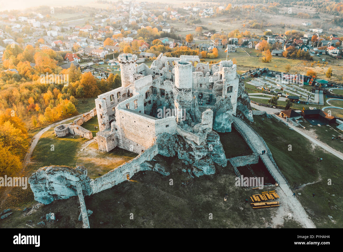 Ruines du château médiéval situé en Pologne, Ogrodzieniec Banque D'Images