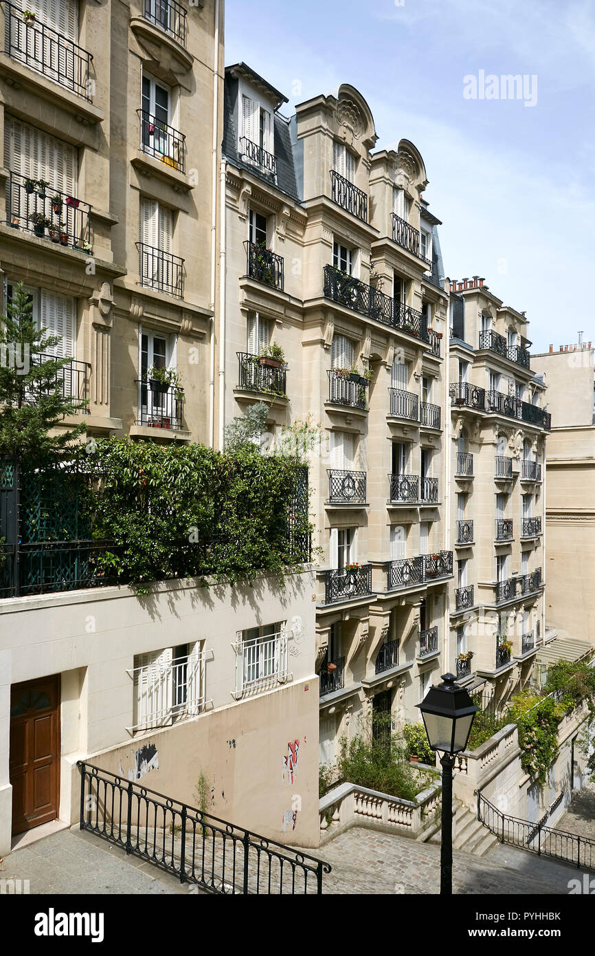 Paris, France - maisons du début du xxe siècle à Montmartre Banque D'Images