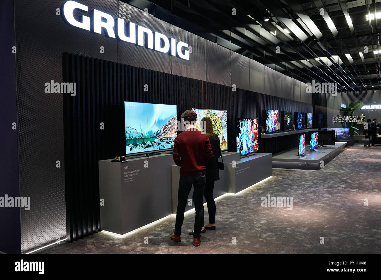 Berlin, Allemagne - stand du GRUNDIG à l'IFA 2018 avec les innovations en matière de télévision à écran plat. Banque D'Images